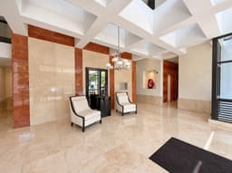 Apartamento de esquina frente al mar en St. Mary's, Condado