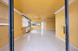 Apartamento de esquina frente al mar en St. Mary's, Condado