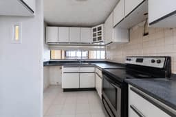 Apartamento de esquina frente al mar en St. Mary's, Condado