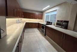 Casa de 4 habitaciones en Preciosas Vistas del Lago, Toa Alta