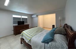 Casa de 4 habitaciones en Preciosas Vistas del Lago, Toa Alta