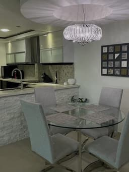 Apartamento remodelado y amueblado en Laguna Gardens II, Carolina
